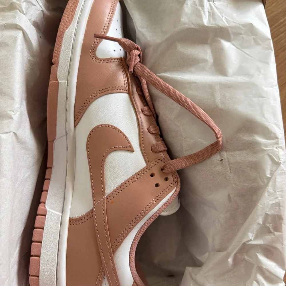 Nike box label